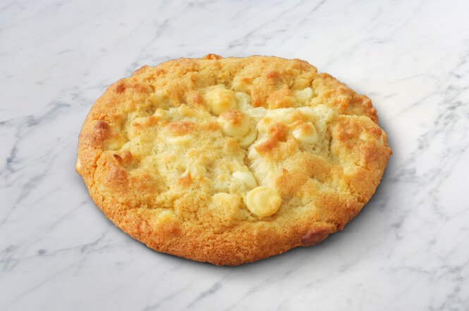 white chocolate macadamia cookie